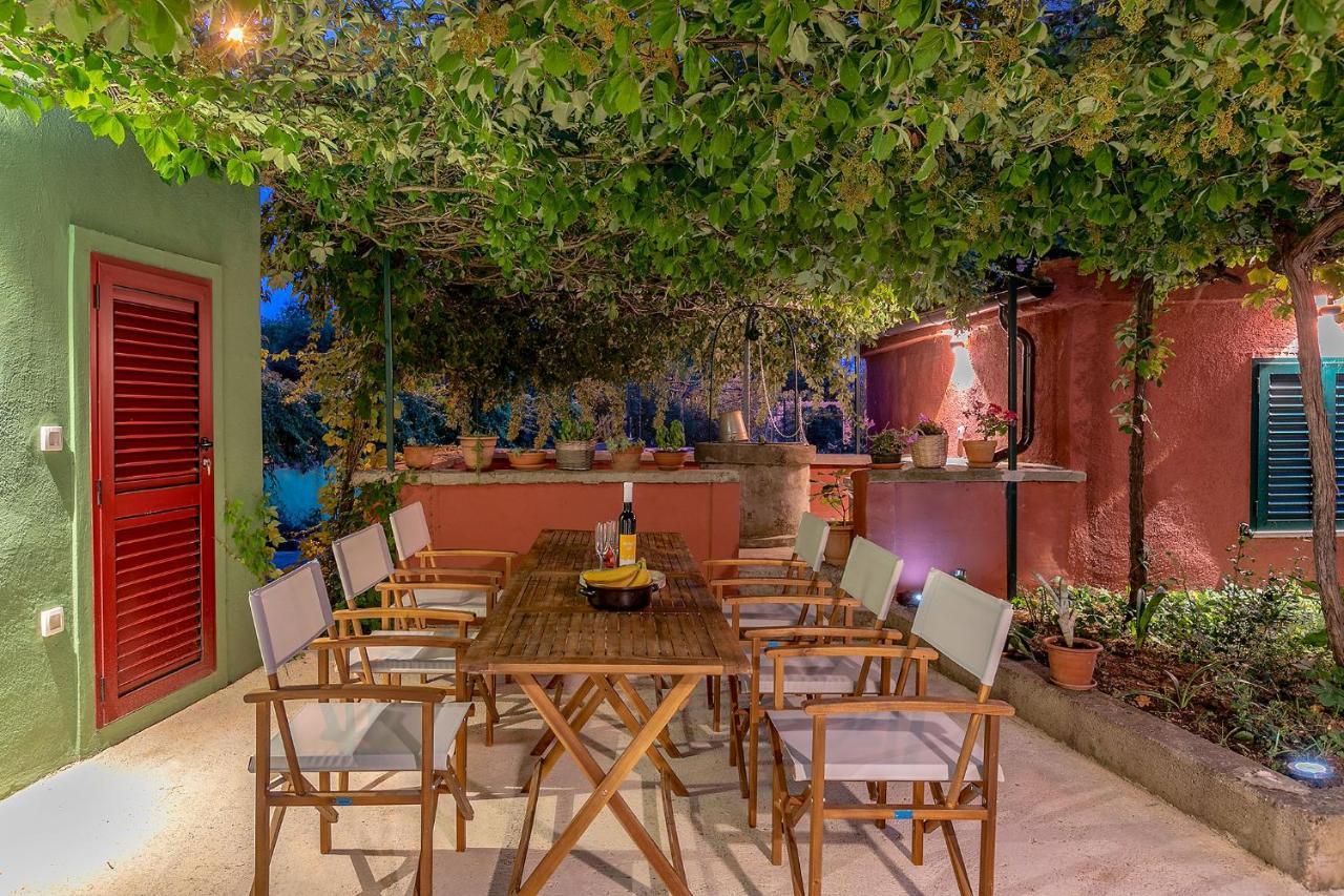 House Bougainvillea Пула Екстер'єр фото
